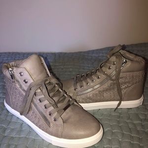 Steve Madden Women's Eiris Fashion Sneaker